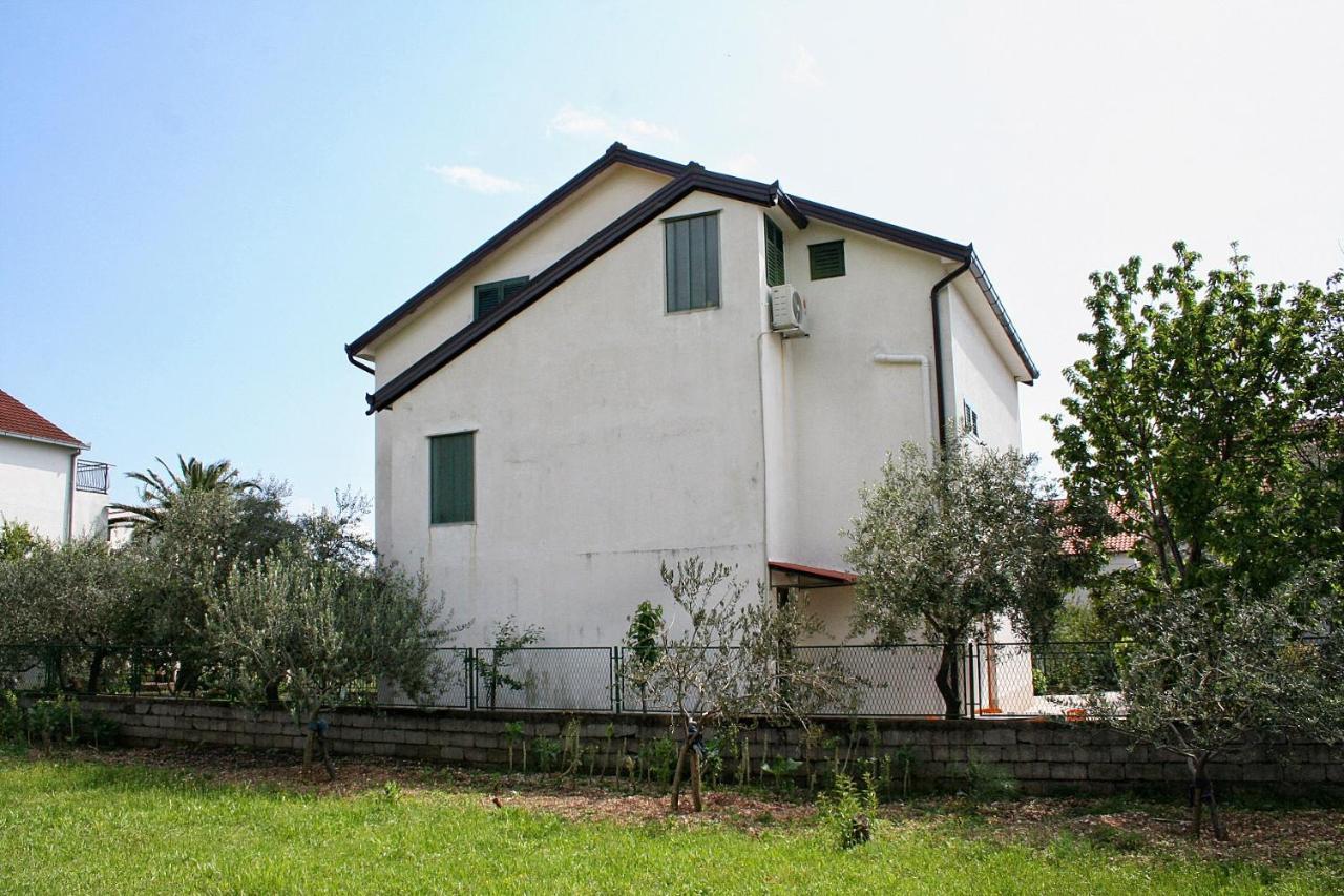 Apartments And Rooms By The Sea Zaostrog, Makarska - 2661 Екстериор снимка